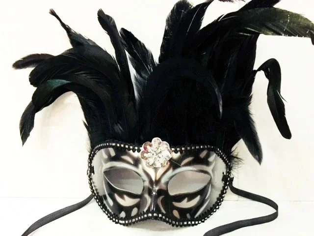 

Abundant Feathered Party Mask Black Color 435460988