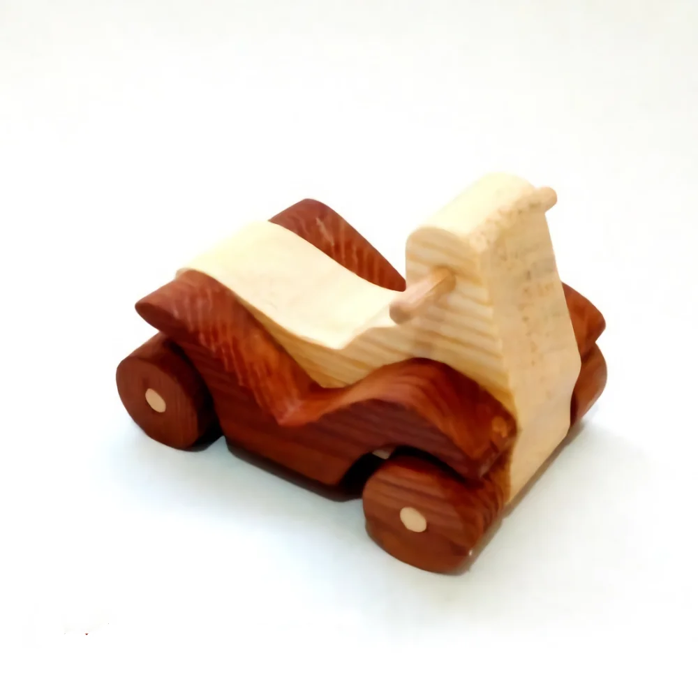 Рисунок 3 - Деревянный игрушечный автомобиль