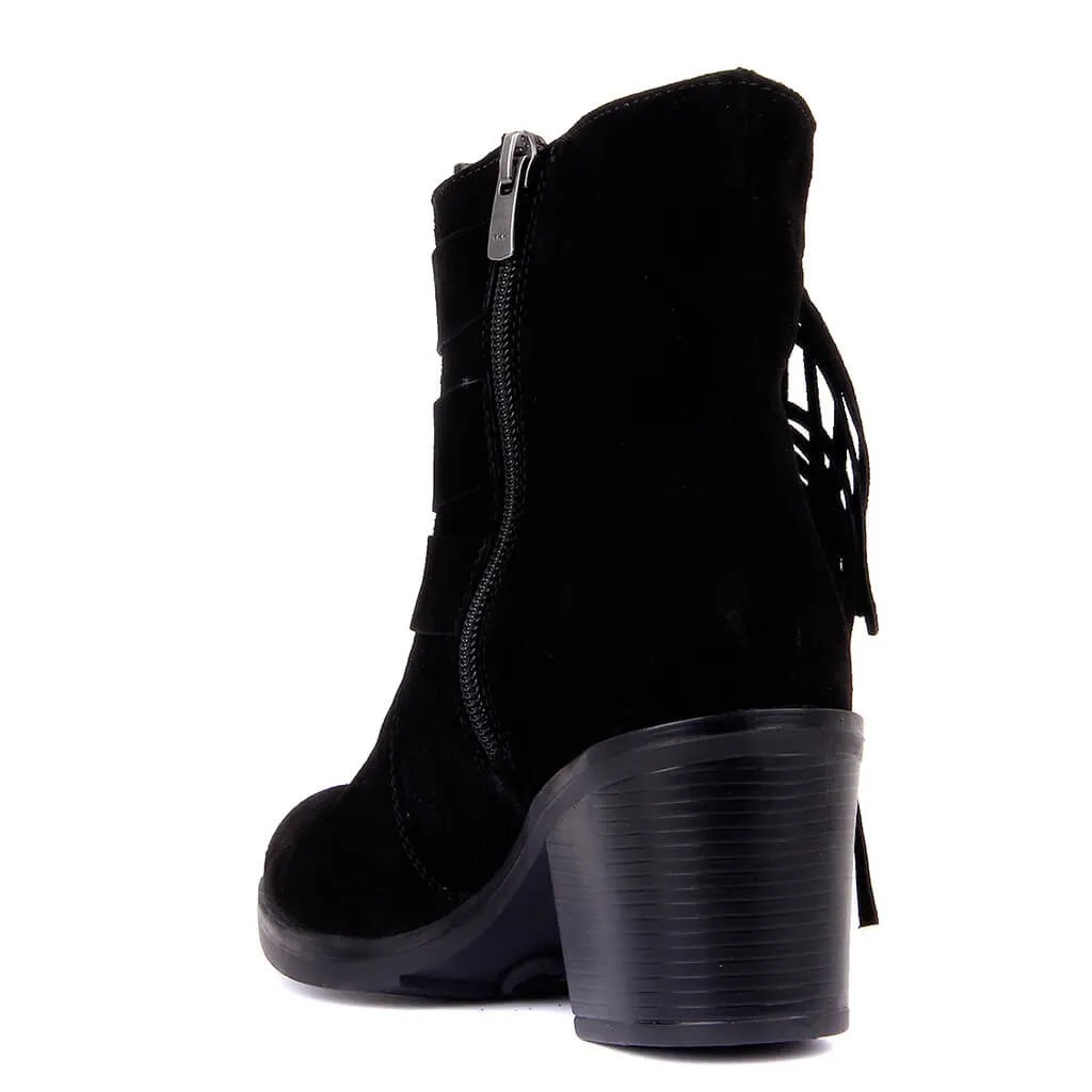 Botas femininas com franja de camurça preta