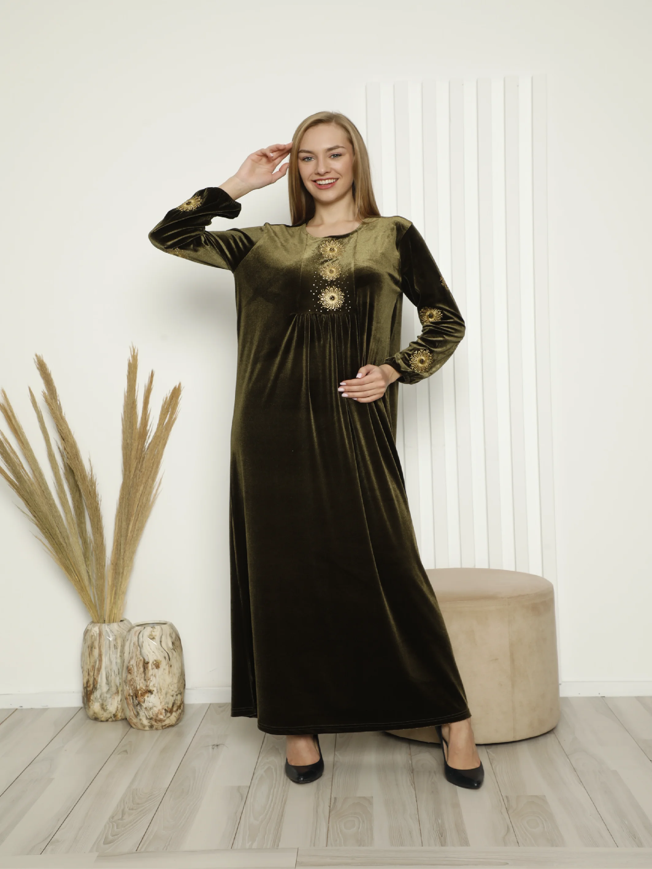 Laila 2022 New Season Autumn Winter Sleeves Shirred Embroidery And Stone Embroidered Long Shiny Velvet Fabric Kaftan Dubai Abaya Turkey Muslim