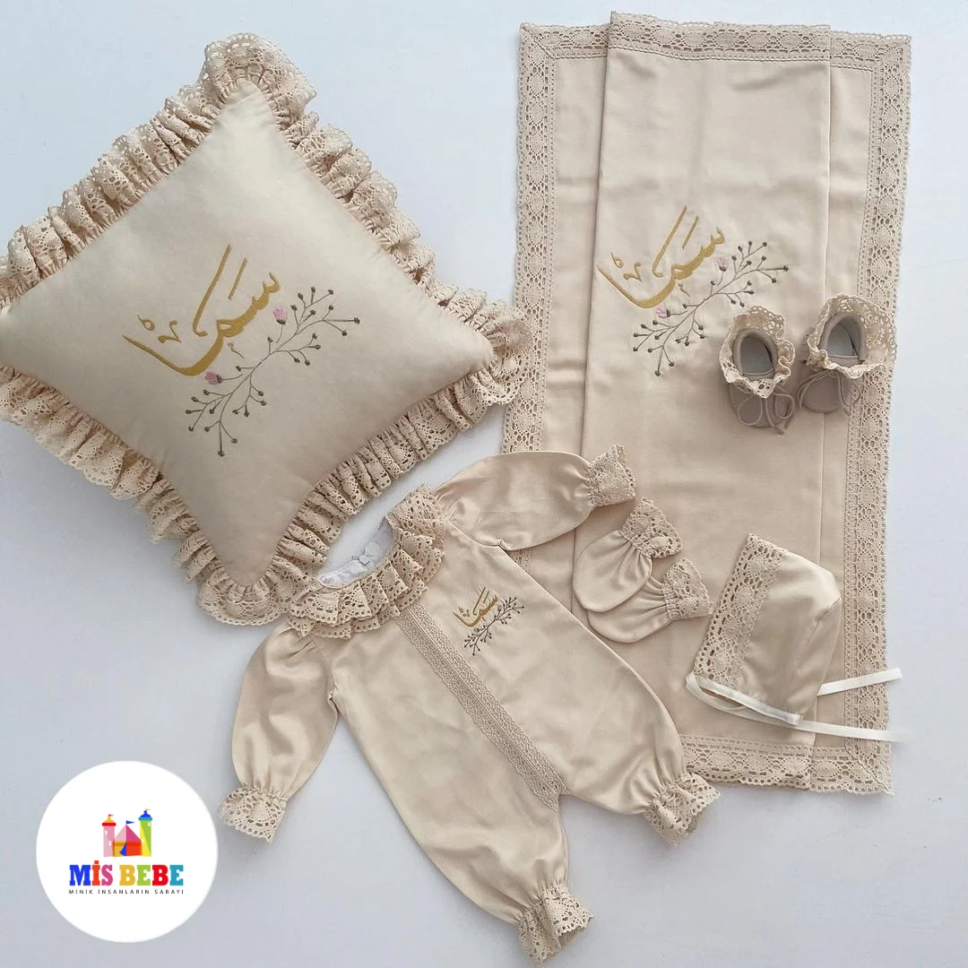 Elegant Baby Gift Set with Personalized Embroidery - Newborn Essentials Bundle