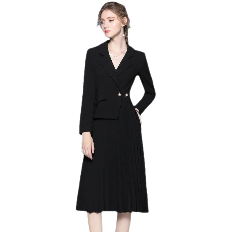 Light mature women's dress 2024 early spring new suit collar dress waist slim fake two pieces pleated dress