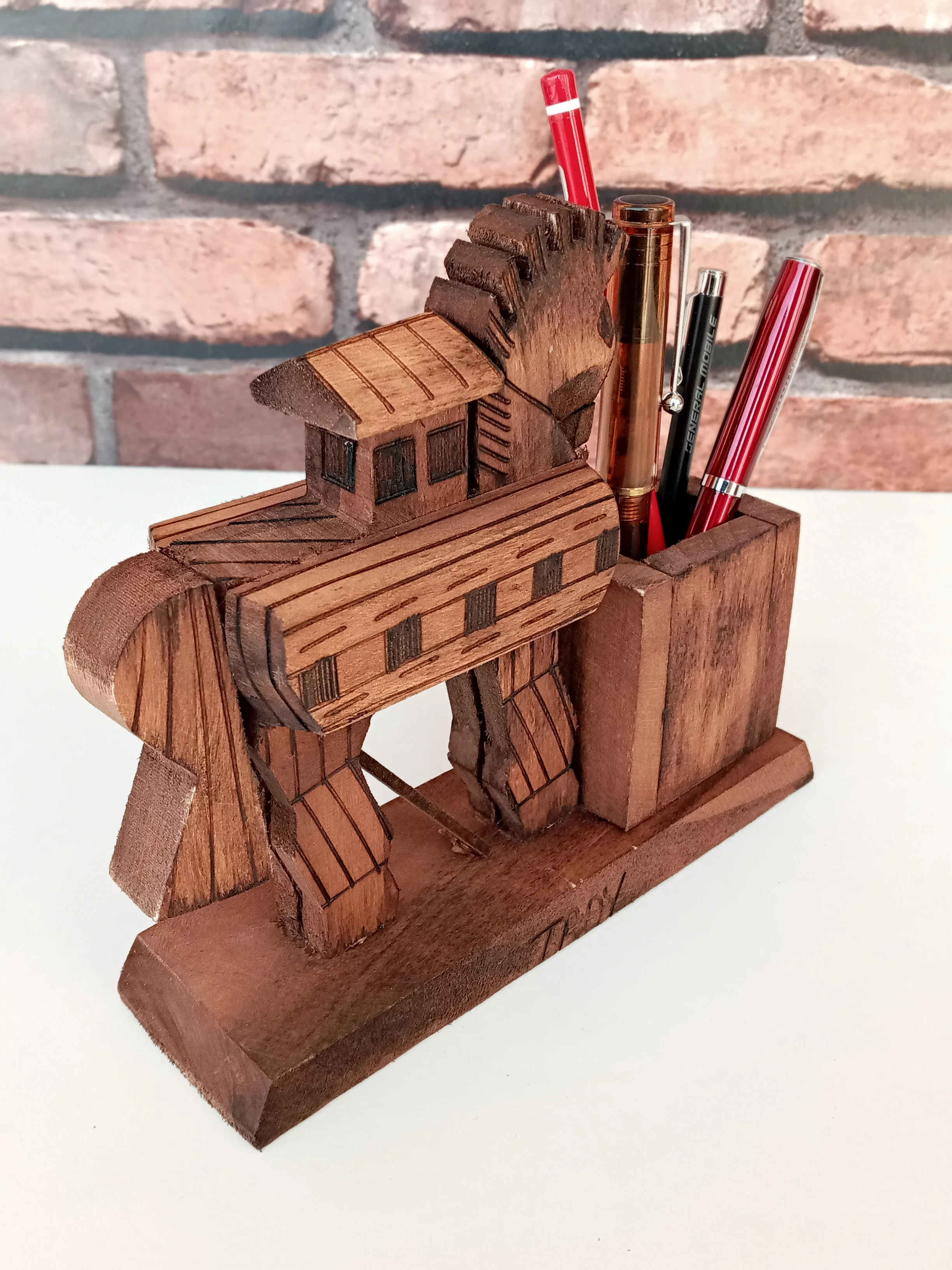 Portapenne per cavallo di troia