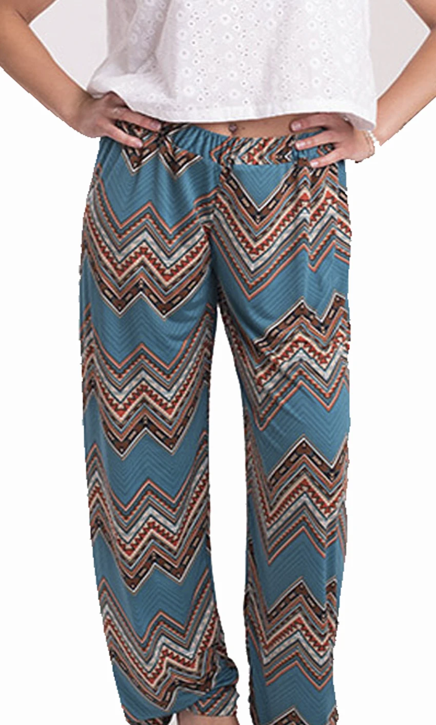 Women's wide pants, made of a soft silk knit fabric with excellent fall. It features elastic at the waist and an attractive ethnic print. Made in Spain and with free shipping.