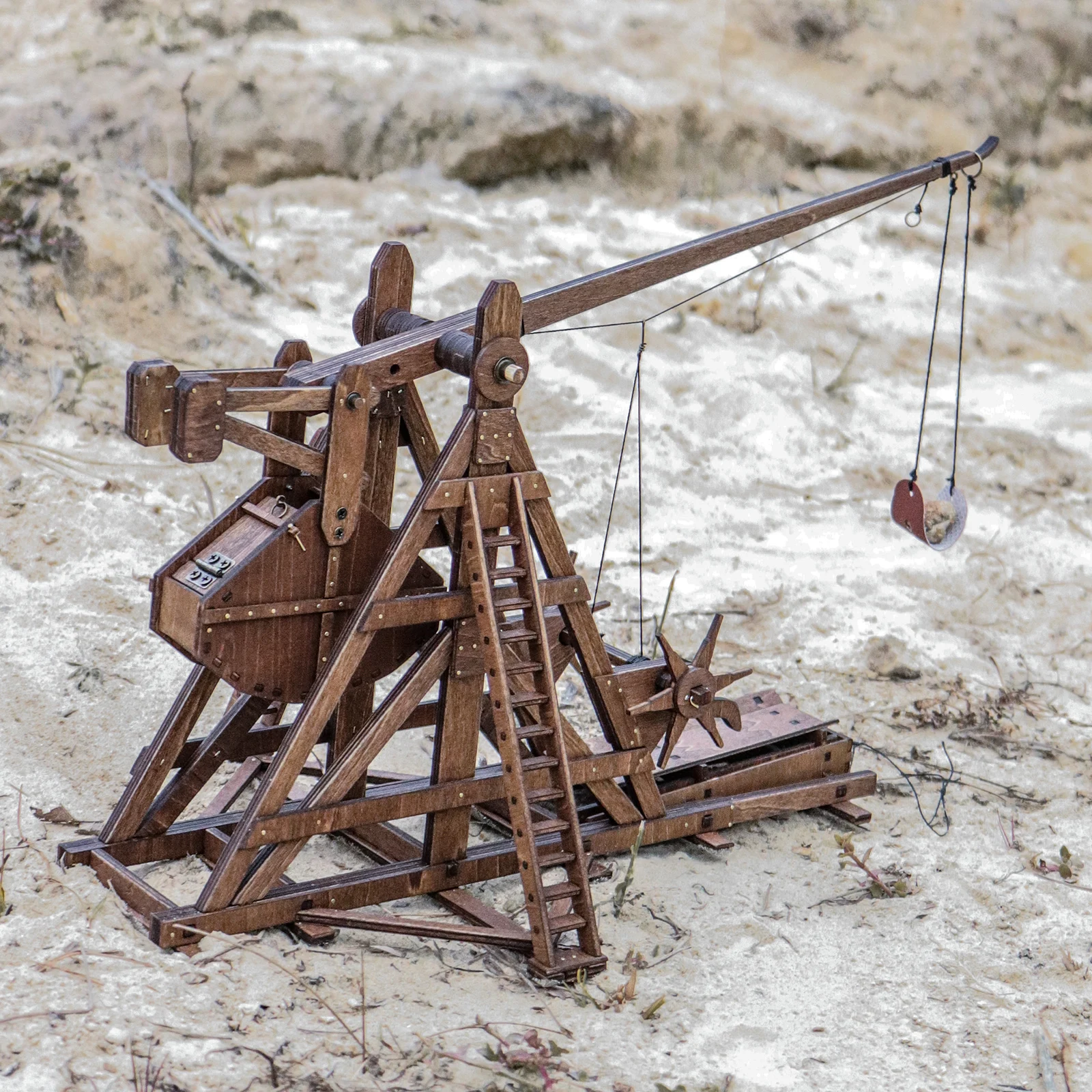 YAQUMW MINI Counterweight Trebuchet Europe Medieval Siege Weapons 3D Wooden Puzzle DIY Model Kits STEM Projects Toys for Gifts