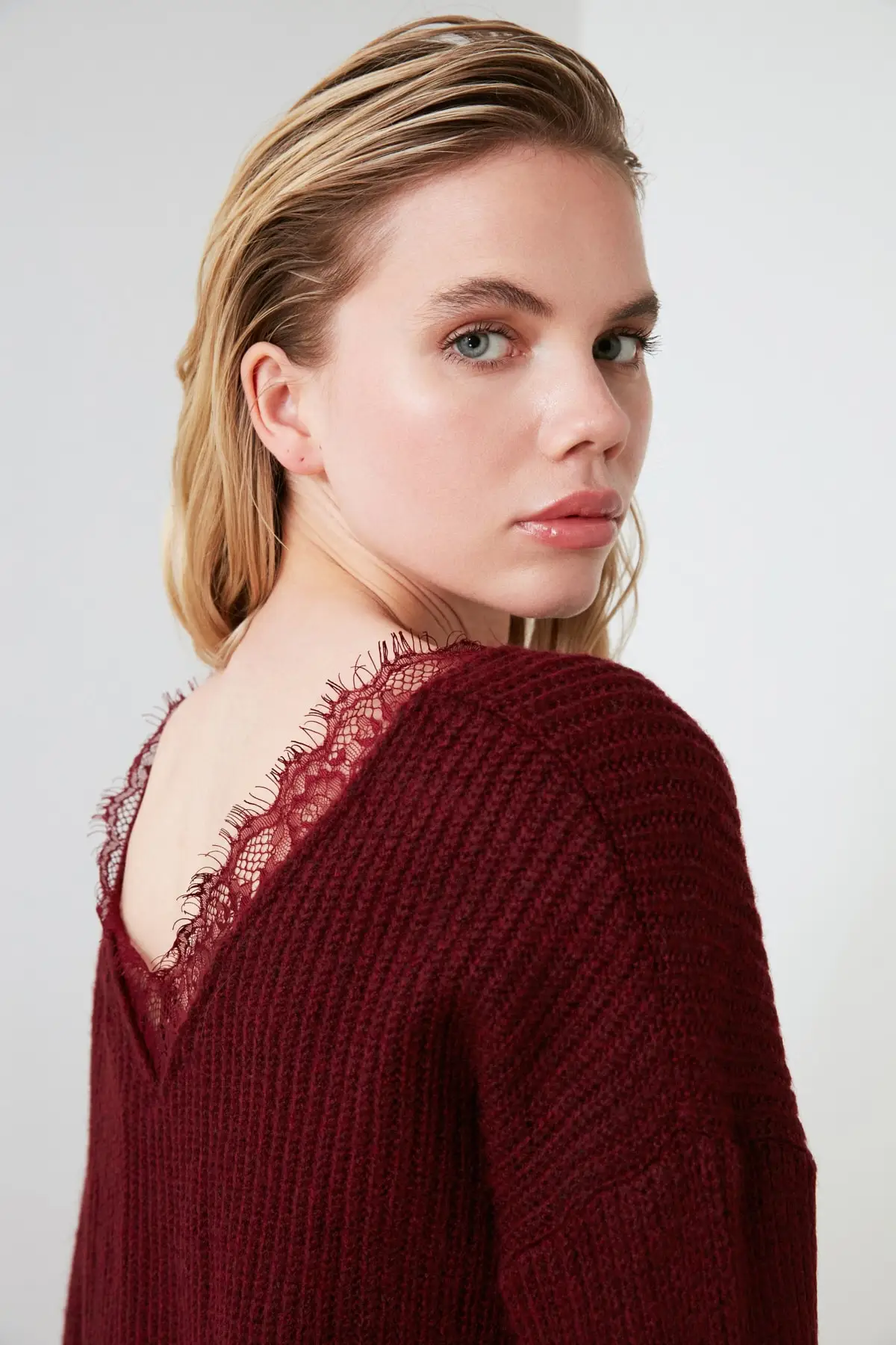 Burgundy V Neck Lace Detailed Knitwear Sweater Red Dark Autumn Winter Women Pullovers Long Sleeve Casual Knitted Sweater Female