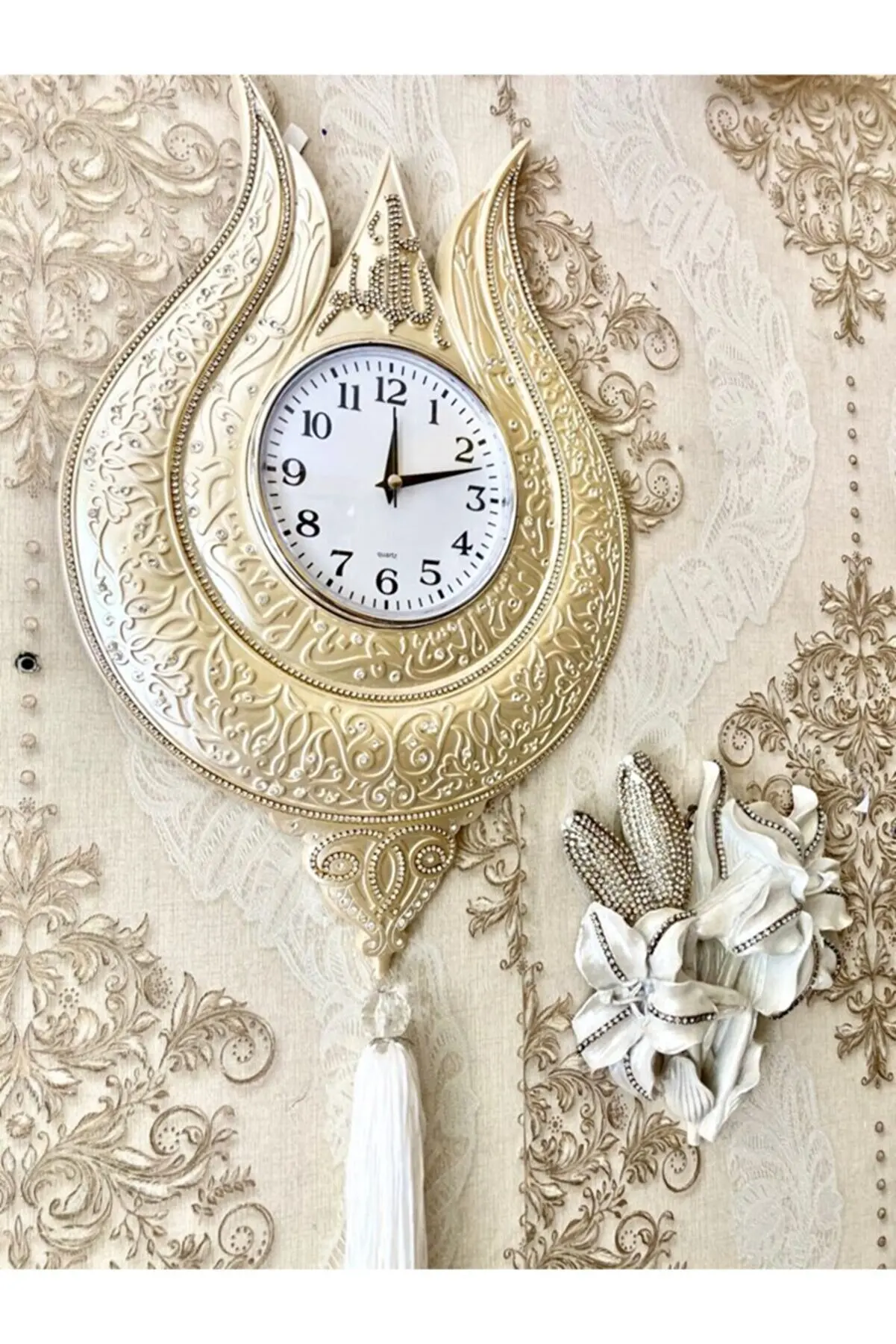 Esma Ül Hüsna Engraved Polyester Leaf Stone Tulip Luxury Wall Clock Model Zircon Stone Ornamented Engraved Leaf Stone Tulip Luxu