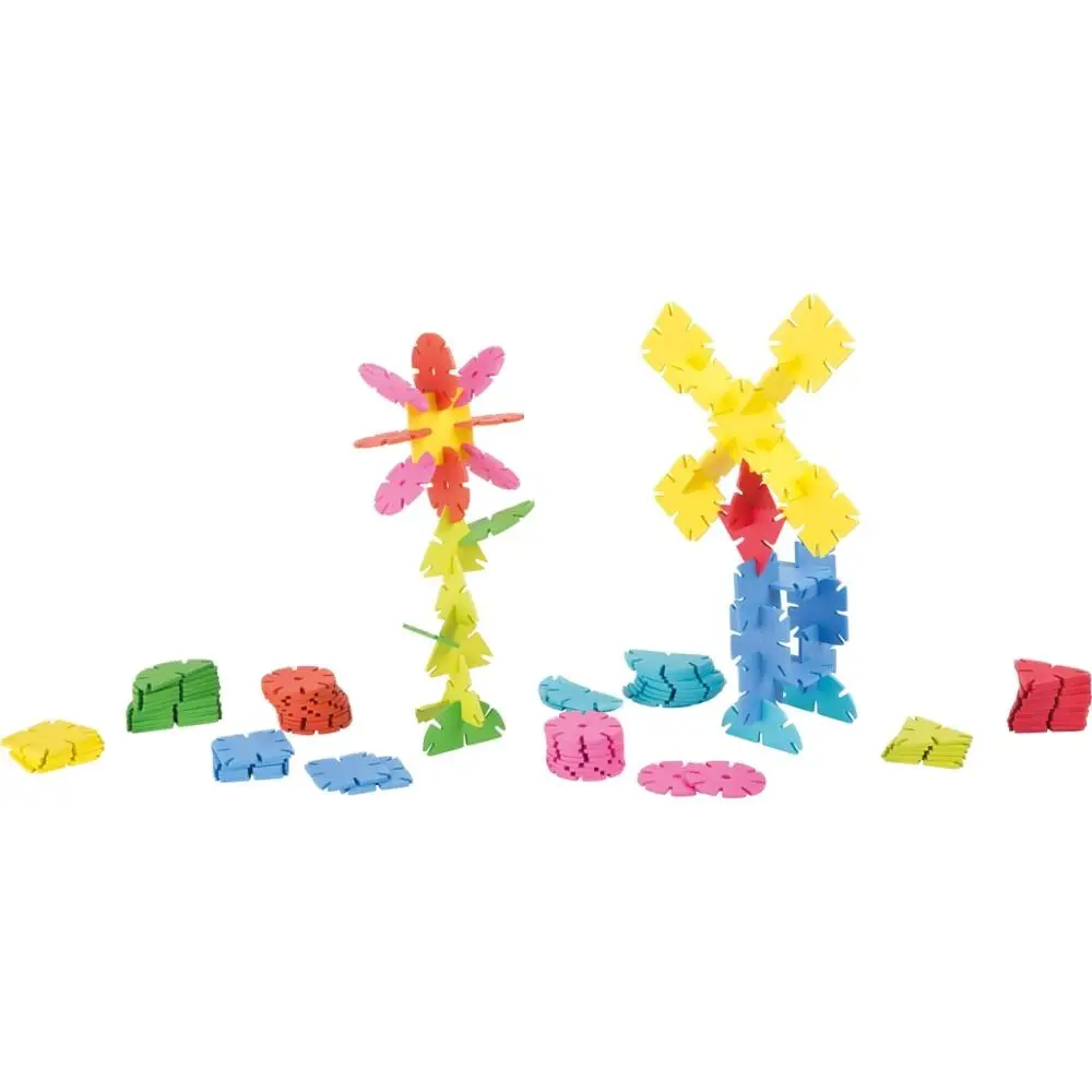 Wooden child building game. 120 flowers with geometrical shapes to link. Wooden toys. Constructions children