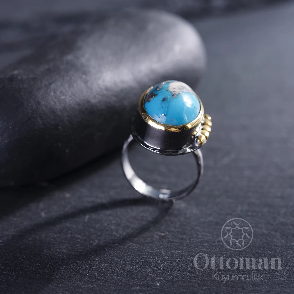 

Her Majesty Women's Silver and Necklace Ring The structure of the dazzling original ring is the nobility of silver Turquoise