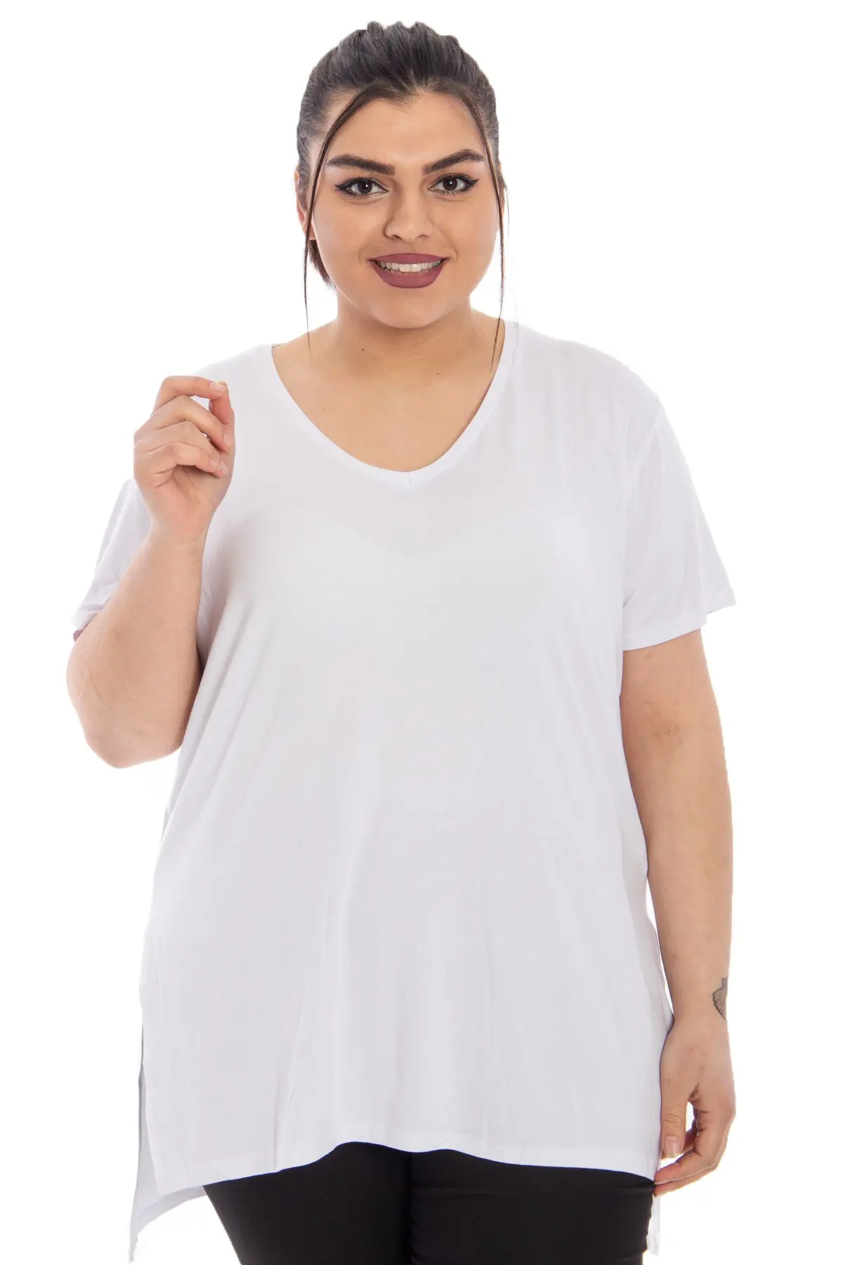 Hanezza Large Size V-Neck Basic Slit T-Shirt