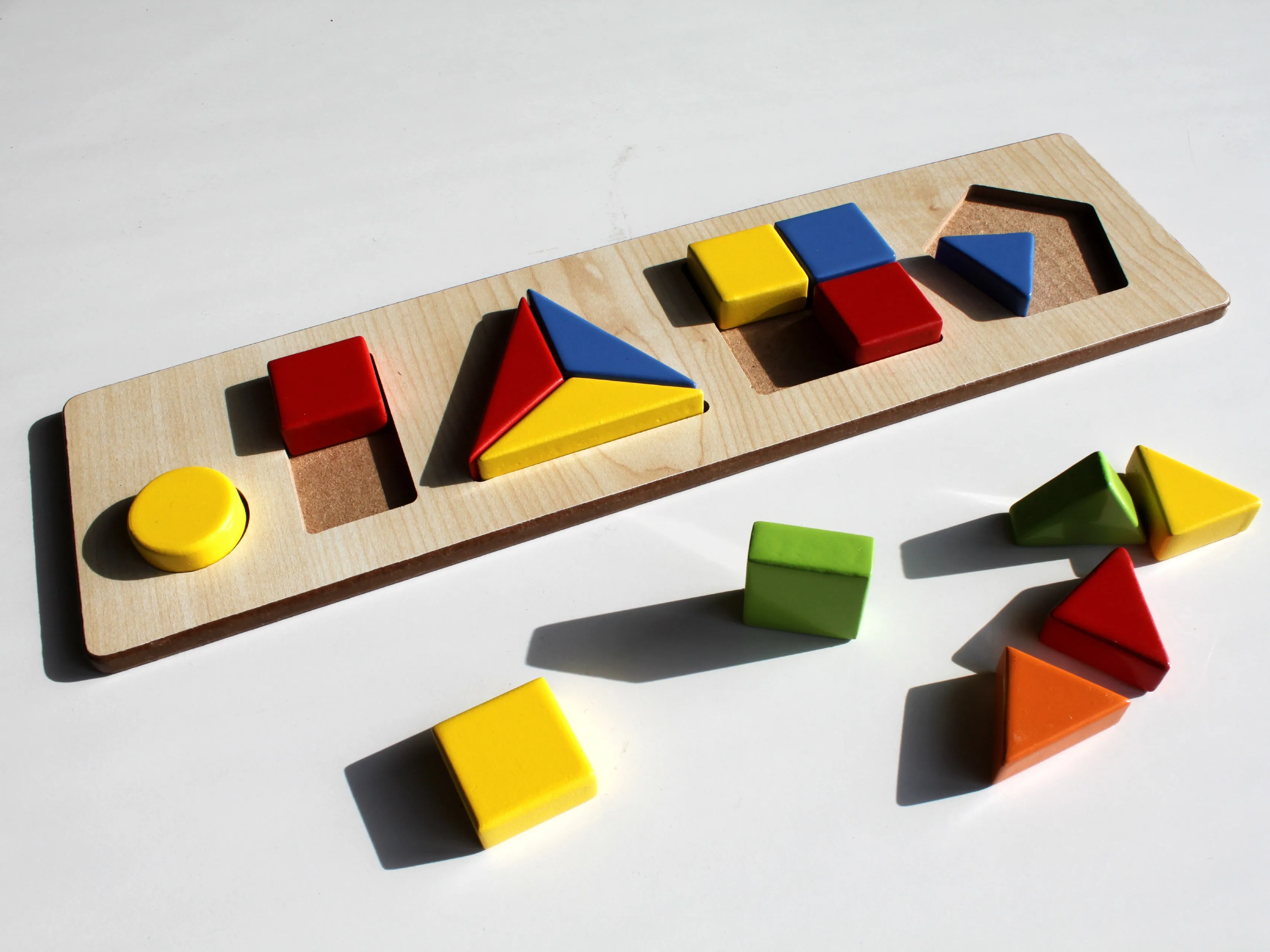 Montesorri – Puzzle de formes géométriques en bois pour enfants, apprentissage précoce des couleurs et des formes, développement des compétences