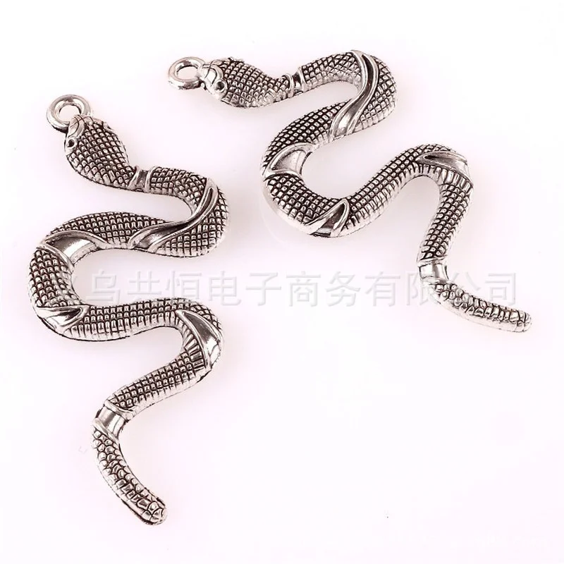 Wu\'s 2022 New Ladies Snake Necklace New Animal Snake Pendant Necklace Earrings Simple Style Fashion Women Birthday Jewelry Jewel