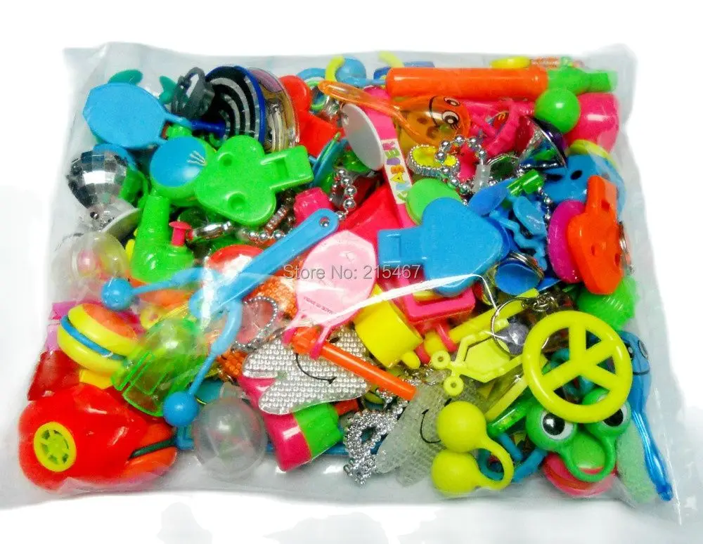 NEW BULK OF 100 PARTY LOOT Gag PINATA LUCKY Bag Filler Carnial Novelty Birthday Party Favors Toys Prize Loot Gift