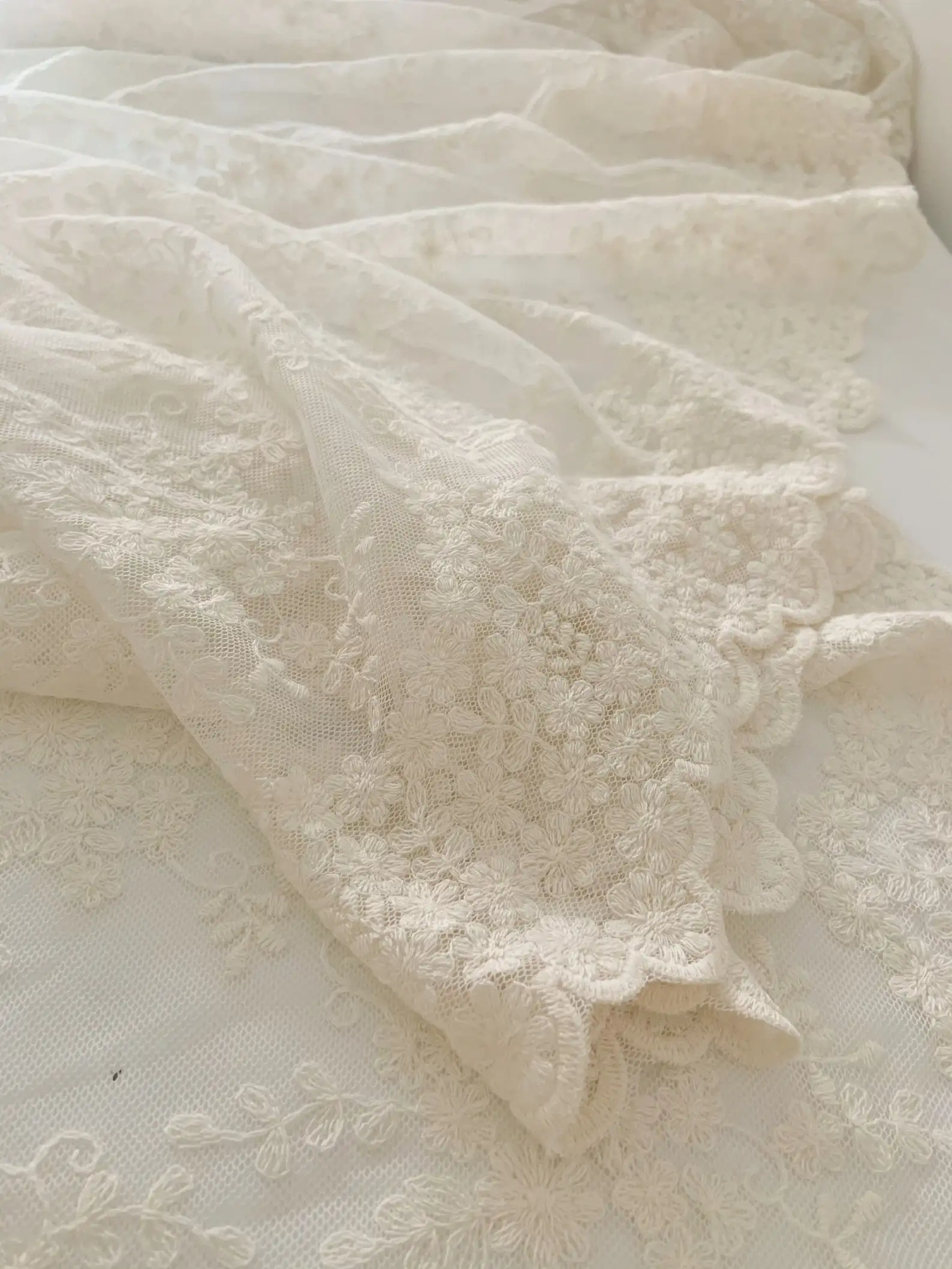 1 Yard Ivory Lace Fabric Soft Embroidered Tulle Lace Fabric With All Elegant Flowers Retro Scalloped Trim Lace