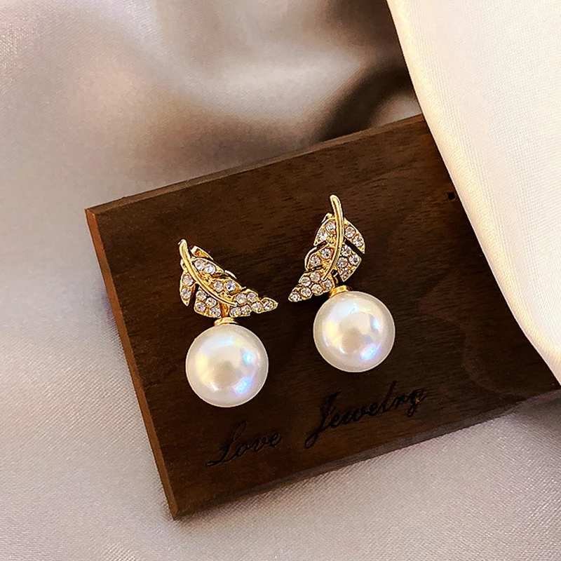 Neue klassische elegante Imitationsperlen-Ohrringe für Damen, Kristall-Langquasten-Ohrringe, exquisite Tropfenohrringe, Hochzeitsschmuck. – Detail 22