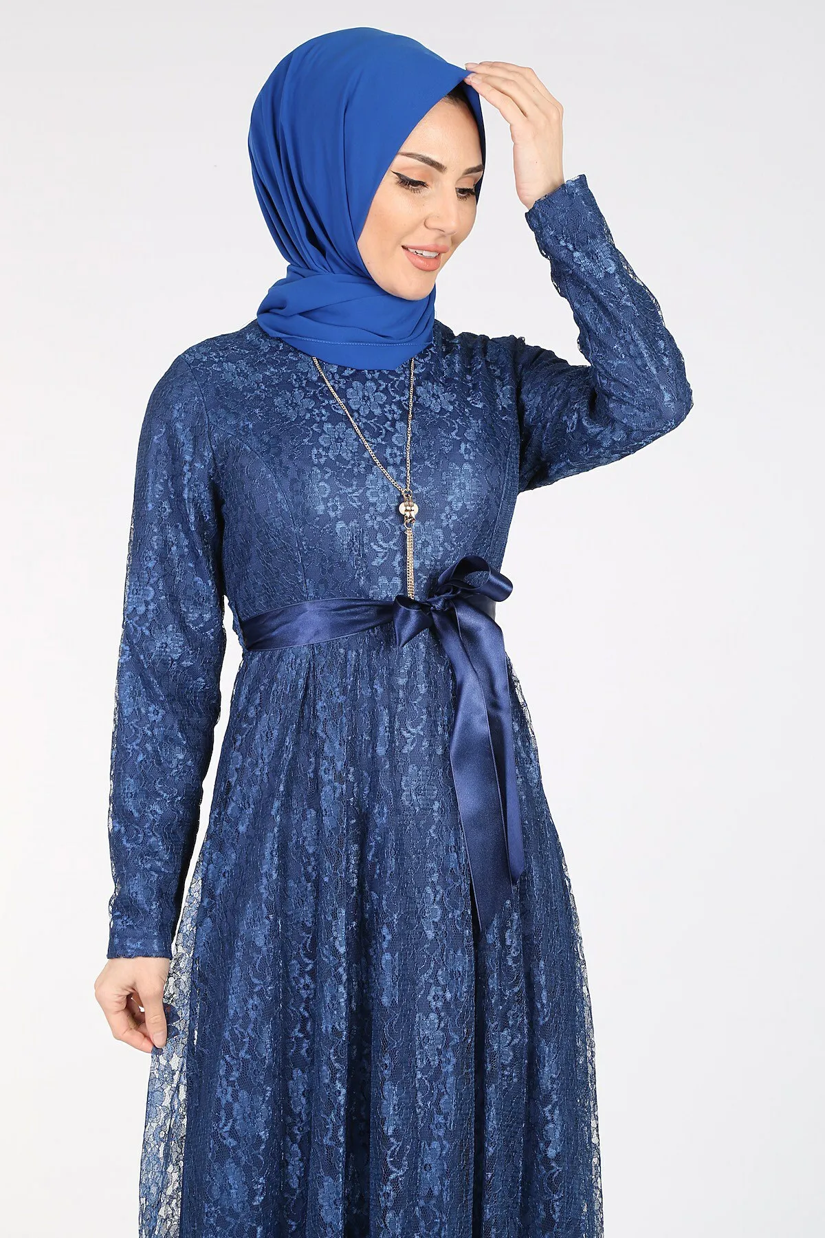 

Muslim Women's Dress With Necklace Lace Muslim Hijab Abaya Dress High Quality Fashion European Clothes Robe Kaftan Turkish