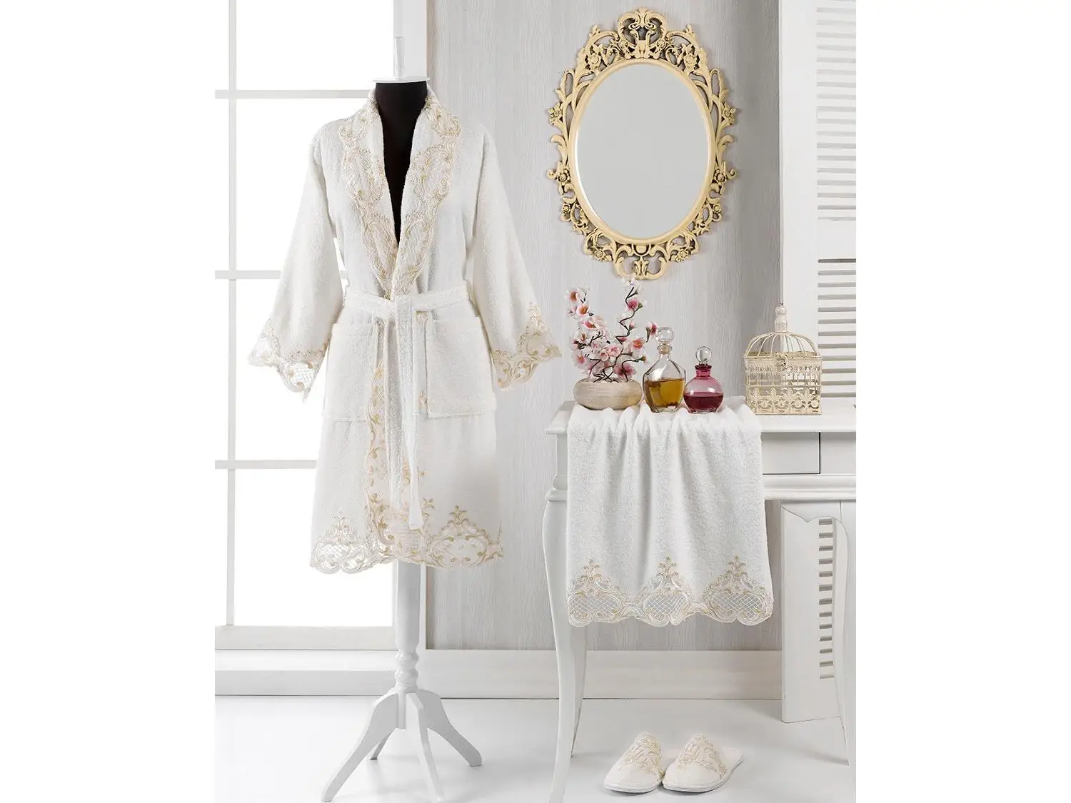 

French Güpürlü Defne Bamboo Honeymoon Robe Set Elegant Lace Motif Towel Bathrobe Set