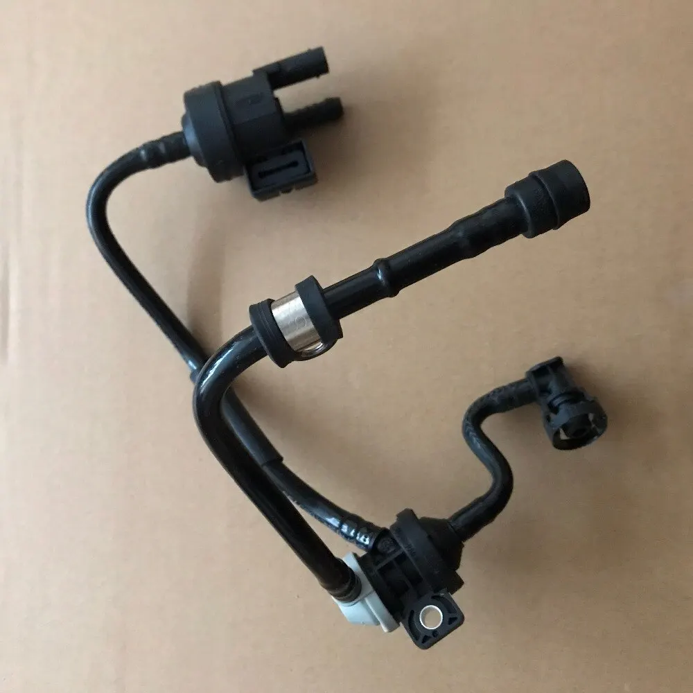 New Purge Breather Valve & Pipe For VW Golf Jetta AUDI A4 2.0T 06H906517H