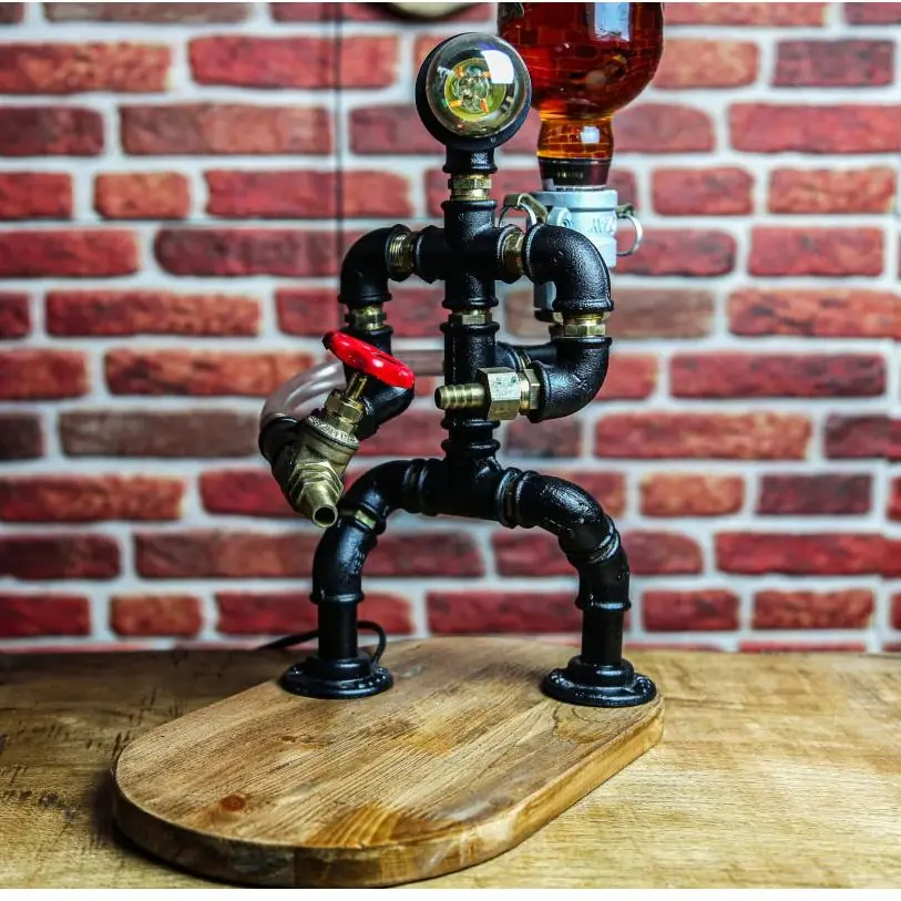 Fuente de whisky Raki con diseño de bombero