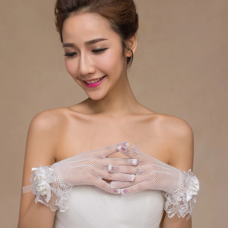 CloverBridal 2022 Summer Short White Wrist Length Finger Net Bride Gloves with Flowers In Stock Wedding Accessories G9997