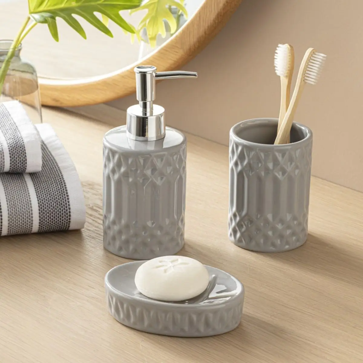 

3 Pcs Decorative Gray Bathroom Set 1 Liquid Soap Dispenser 1 Solid Soap Dispenser 1 Toothbrush Holder From Turkey Fast Shipping