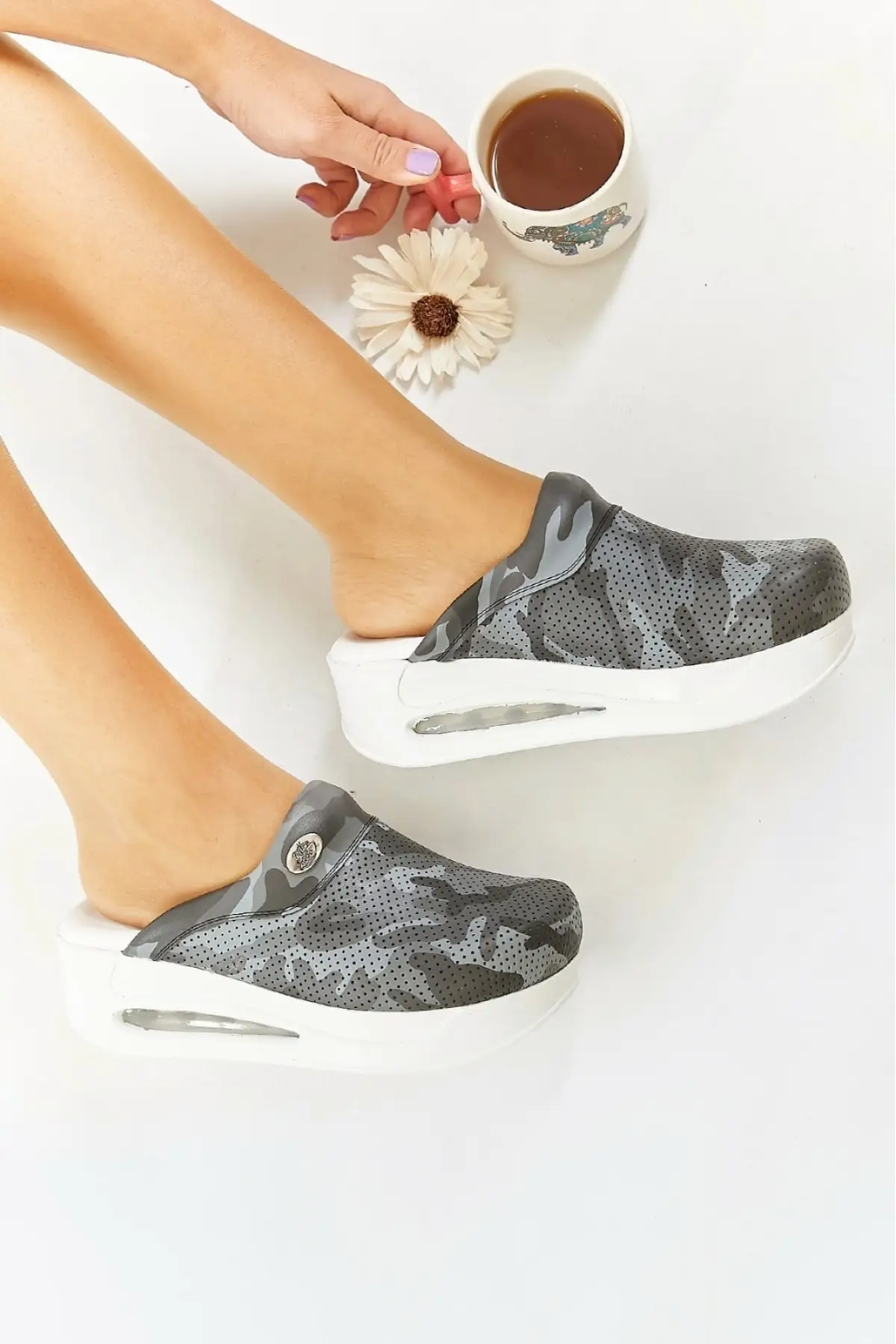 Medical Shoes 2024 Trending nurse clogs nursing Women Orthopedic Sabo Doctor Leather Platform Chef Orthopedic Comfort Slippers