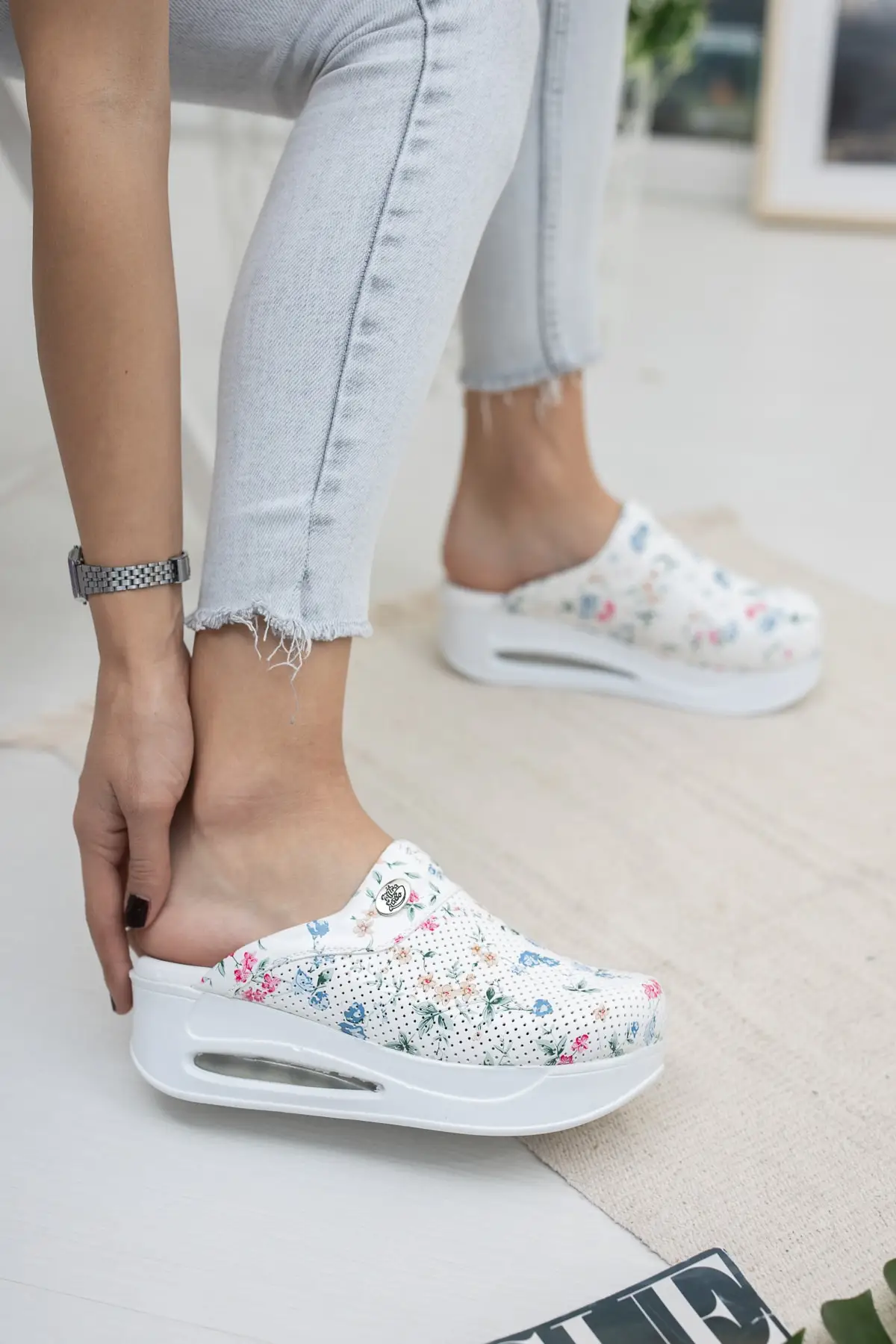 Medical Shoes 2024 Trending nurse clogs nursing Women Orthopedic Sabo Doctor Leather Platform Chef Orthopedic Comfort Slippers