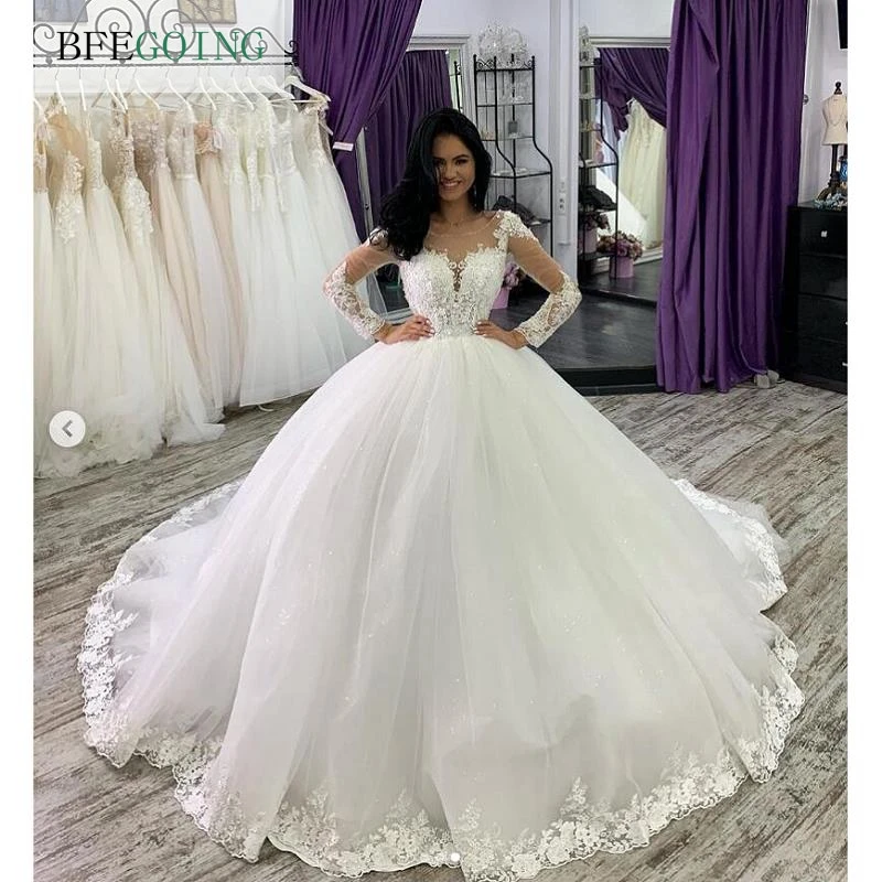 Luxuoso marfim tule renda miçangas mangas compridas até o chão vestido de baile vestido de casamento capela trem personalizado feito