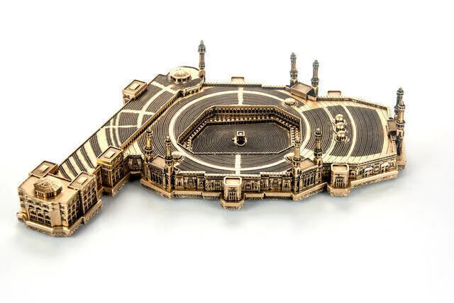 Masjid Haram Trinket Gold Color the kaaba in mecca islamic religious muslim pilgrimage prayer prayer with holy prophet of ALLAH muhammad masjid ornament