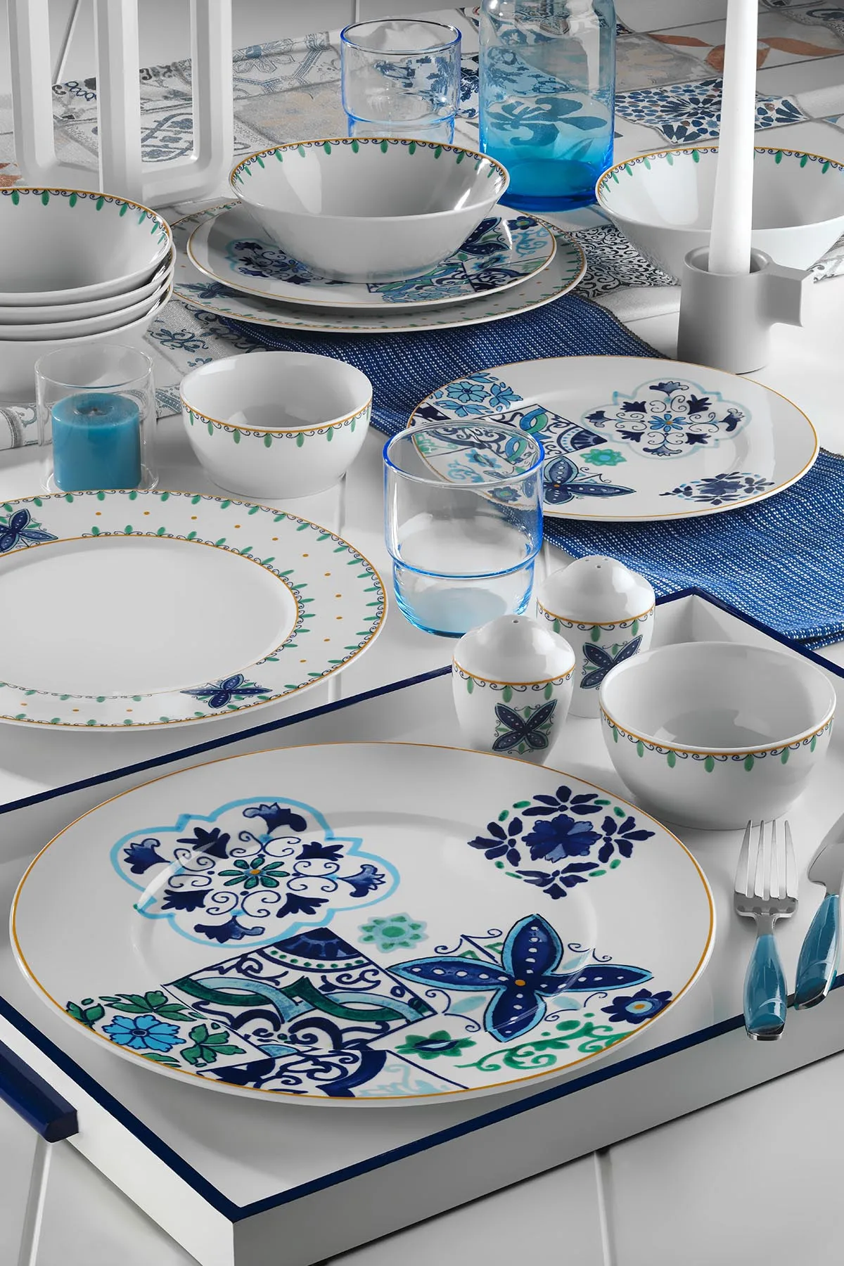 Durable 35 PCS Stylish Pattern 6 Persons Porcelain Turkish Made Full Dinner Serve Set