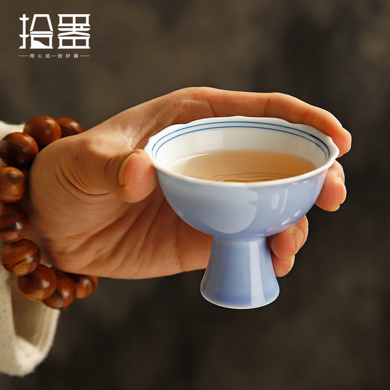 

Hand painted blue and white master cup ceramic petal smelling cup tea cup high enough small tea cup single cup individual