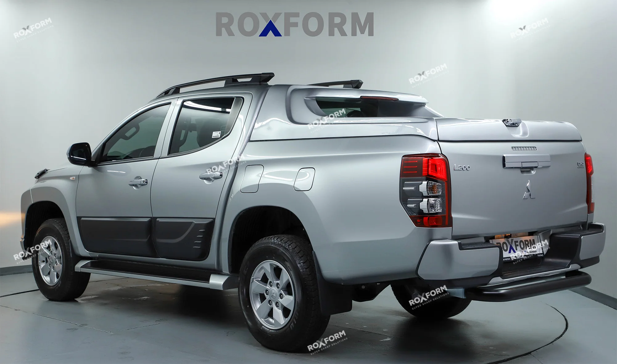 Roxform Fiberglass Truck Bed Tonneau Cover Hardtop Canopy Fullbox For Mitsubishi L200 2015 2016 2017 2018 2019 2020 2021