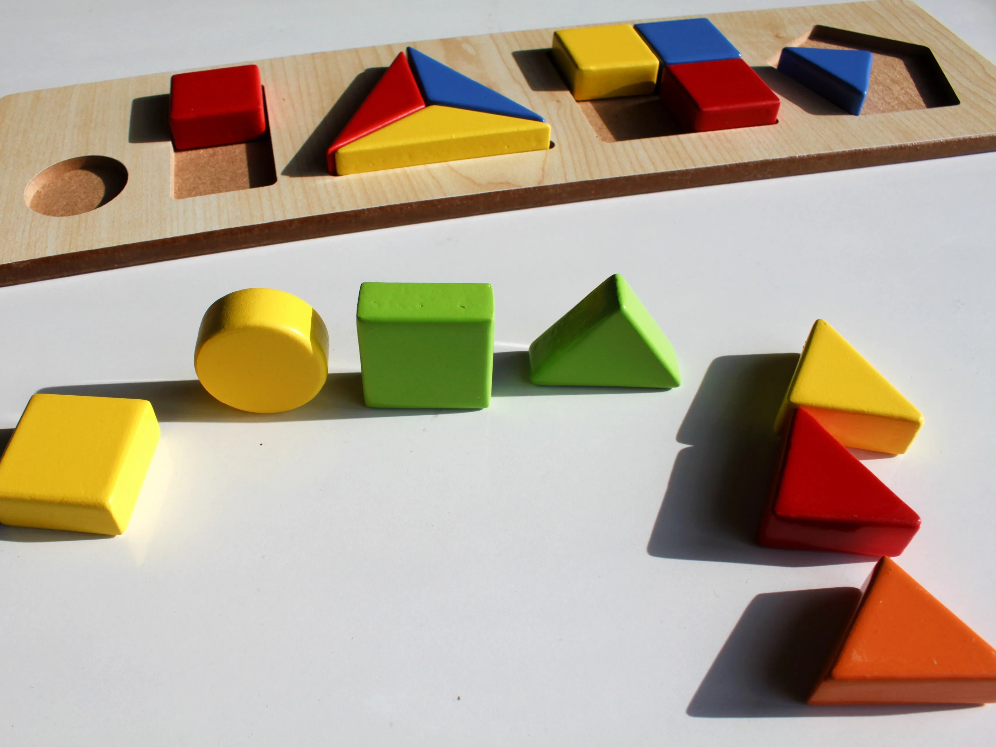 Montesorri – Puzzle de formes géométriques en bois pour enfants, apprentissage précoce des couleurs et des formes, développement des compétences