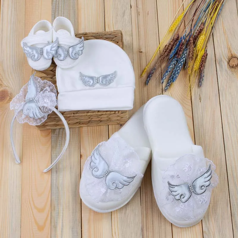 

Blue Angel Winged For Babies Newborn Model Girl and Boy Postpartum Mother Slippers Baby Booties Bandana Mom Baby Gift set