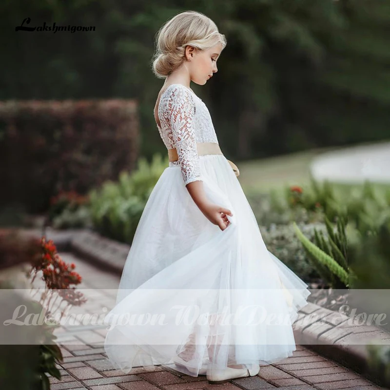 Beautiful White or Ivory Long Flowing Flower Girl Dresses Scoop Neck Boho Vintage Country Style Tulle Lace Flower Girl Gowns