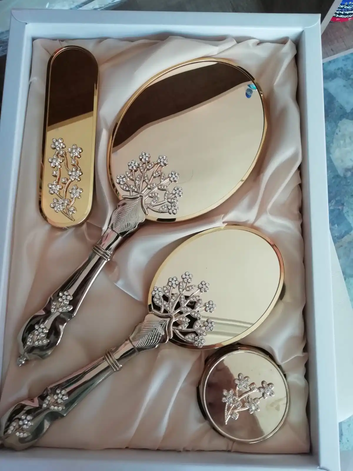 4 Pieces Luxury Comb Set