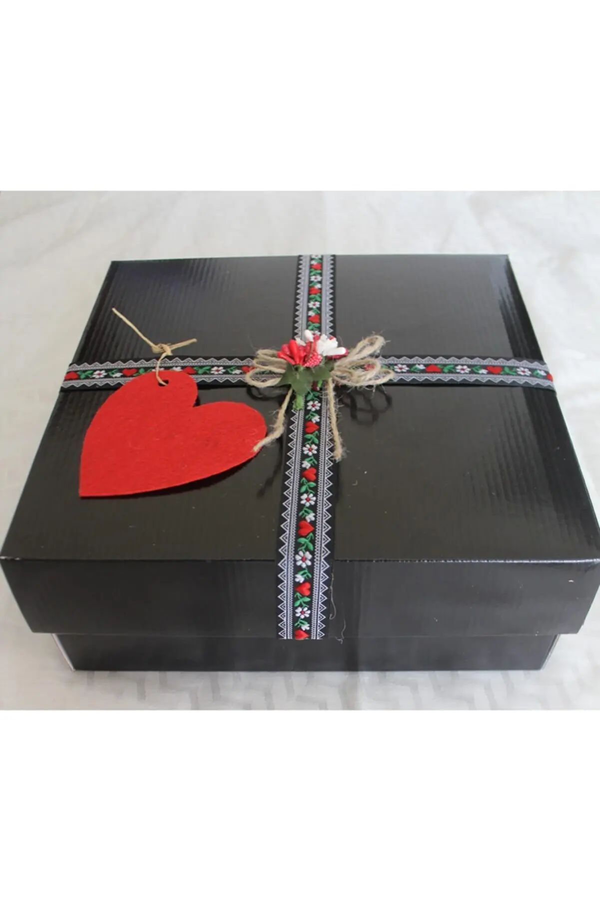 Concept Red Heart Personalized Gift Box. Turkish Taste. the perfect gift. mother father dear son daughter