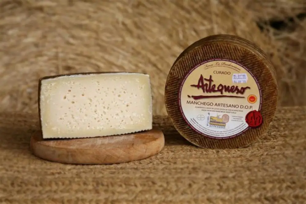 Manchego formaggio artigianale indurito D.O.P. -Arteformaggio-pezzo 1 Kg