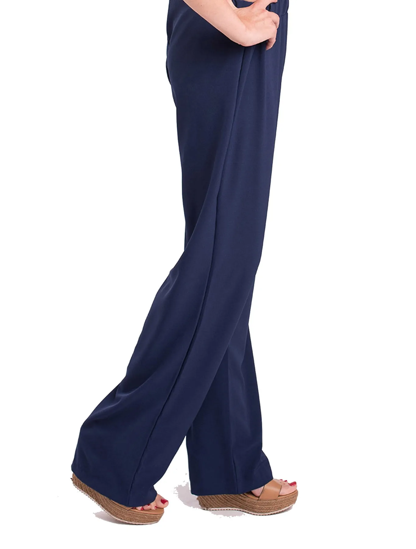 Wide style trousers in navy color, made in Spain, with adjustable rubber at the waist for a comfortable fit. Ideal for any occasion, combines style and comfort in a single design. Free shipping in 1 day!