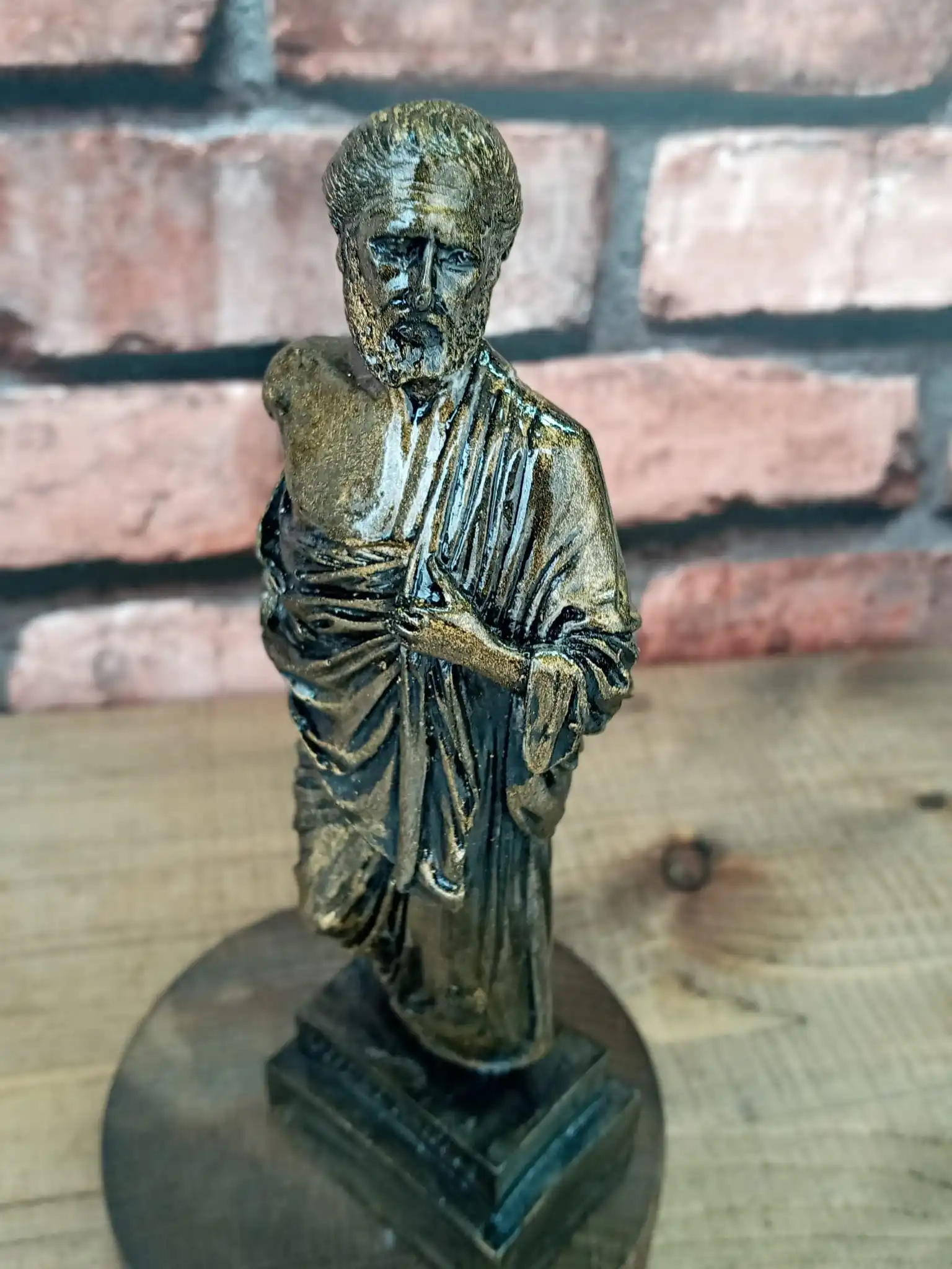 Statuetta in resina ippocasse.