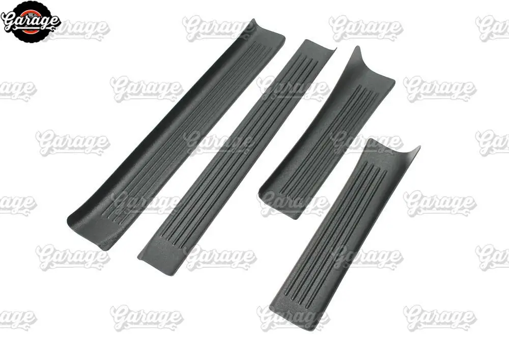 Guard covers on door sills for Dacia Duster 2018- / Renault Duster 2021- ABS plastic 1 set / 4 pcs accessories interior molding