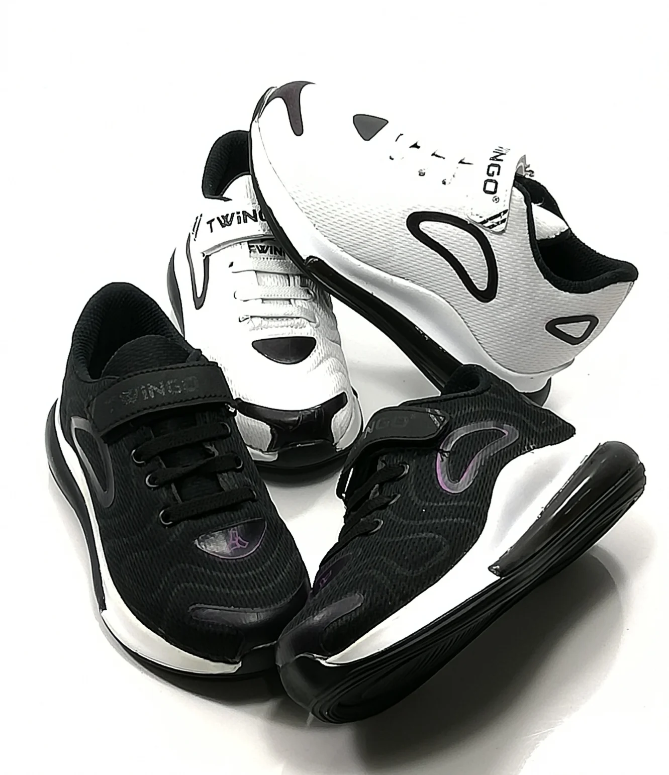 FOR CHILD. UNISEX SPORTS SHOES WITH BLACK, WHITE THICK SOLES. BREATHABLE. COMFORTABLE TO USE. 27,28,29,30 SIZE NUMBER