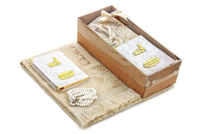 Prayer Rug with Yasin Surah Book Tasbih Rosary Islamic Gift Set for Muslim Ramadan 2021 Prayer Mats for Home Mosque Muslims Hol