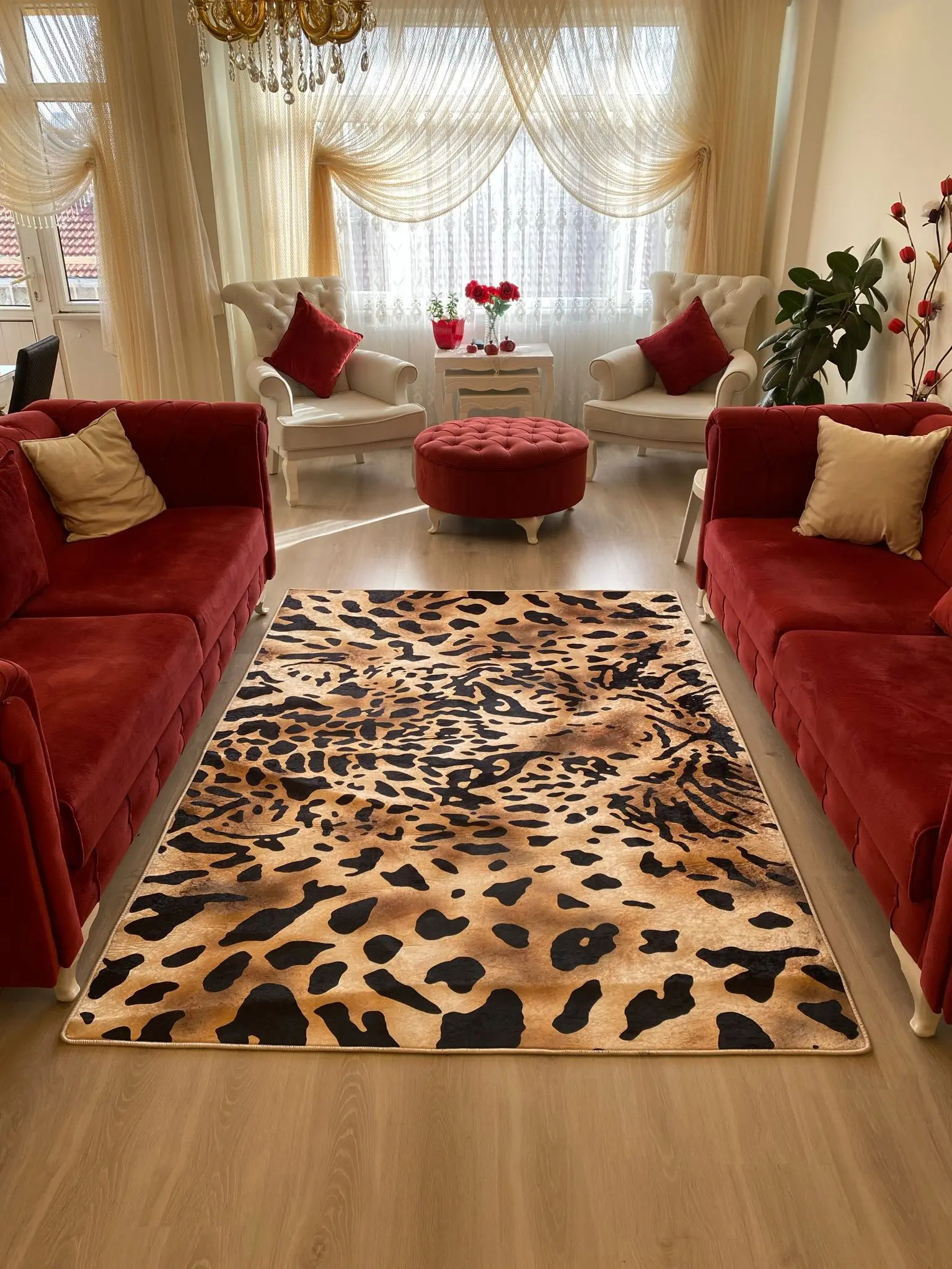 Decorative Leopard Patterned Carpet Washable Artificial Leather Non-Slip Base Cold Proof Premium Salon Rug in Winter