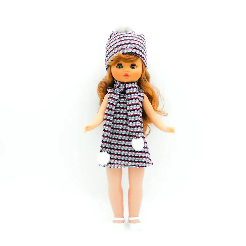 Original 40 cm Sintra collection doll, 2022 model 100% vinyl, dress, scarf and wool hat, made in Spain by Folk crafts.