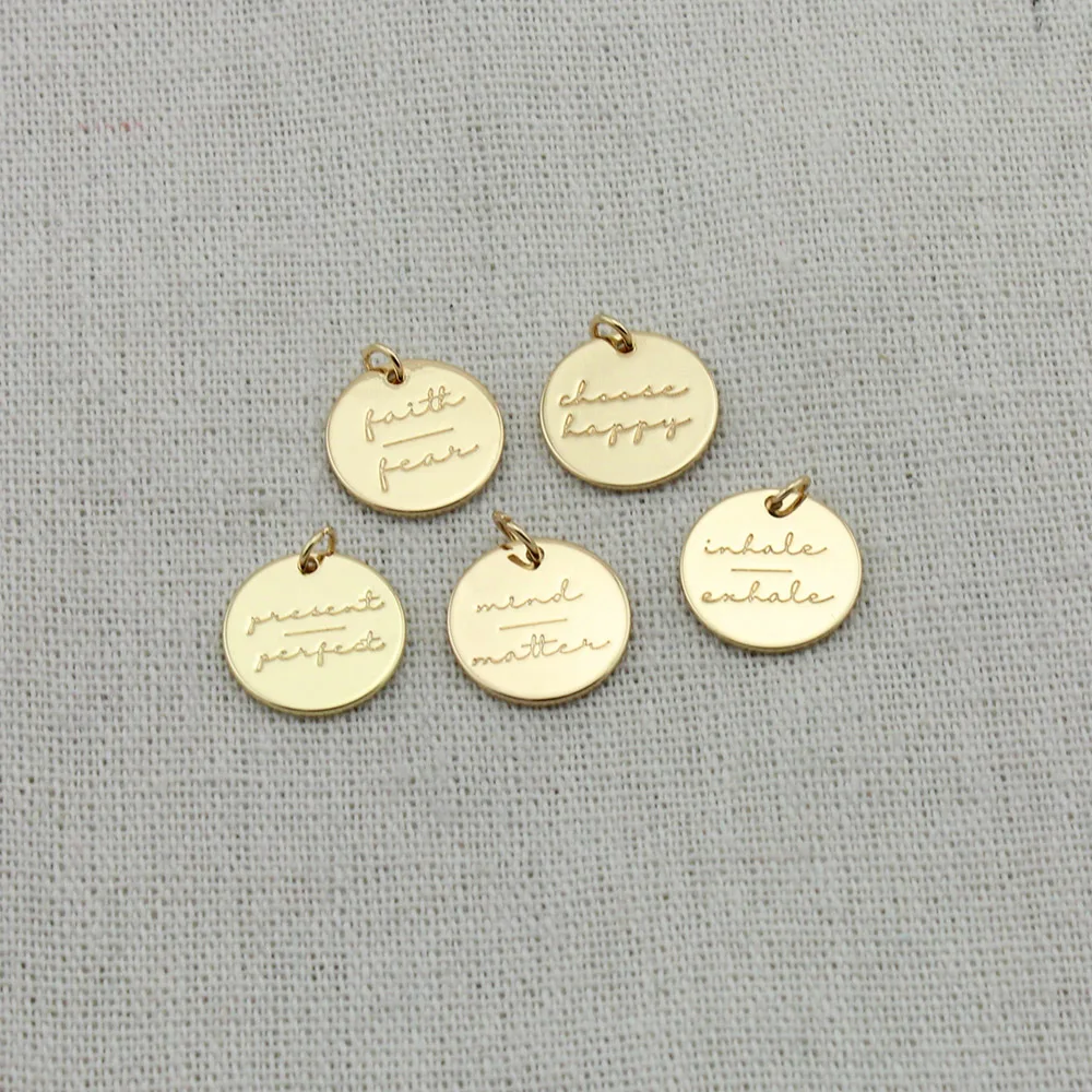 Glauben über Angst Werden noch Delicate DIY Charme Disc Gravierte Anhänger Schmuck Zubehör Akzeptieren Custom Design