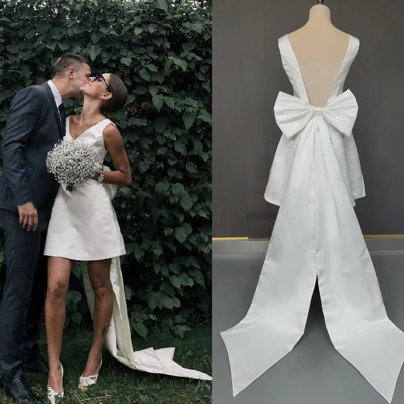 8442 # Schickes Mini-Satin mit tiefem V-Ausschnitt, rückenfrei und Schleife, elegantes kurzes A-Linien-Boho-Hochzeitskleid, individuelles Hochzeits-Brautkleid