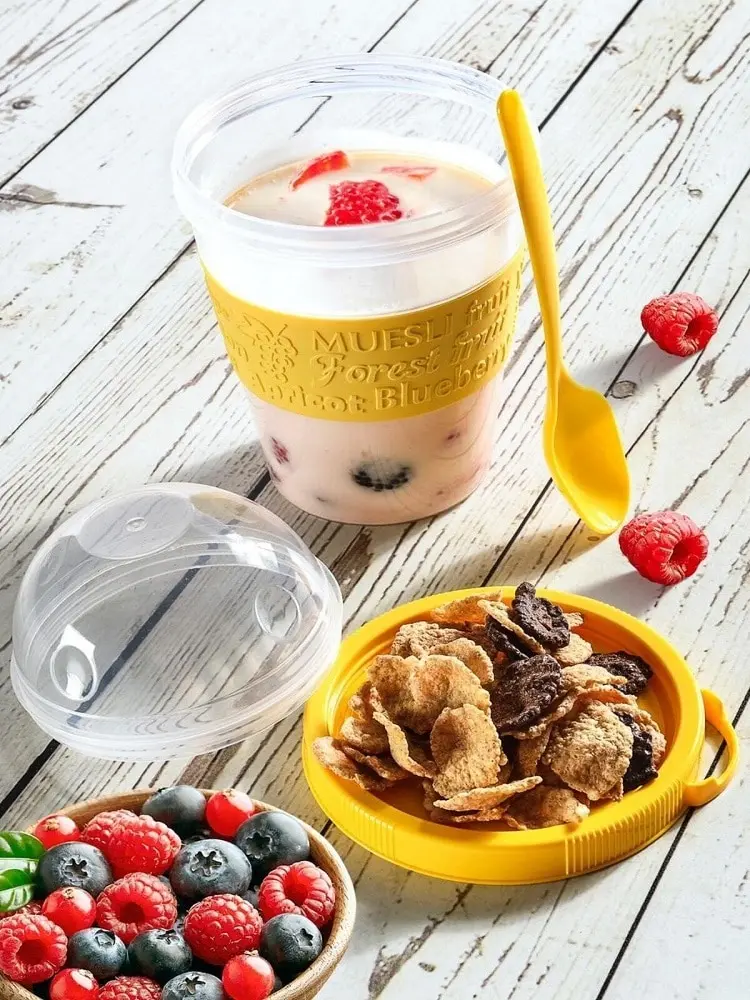 Portable Fruit Yoghurt Cereal Milk Storage Container Set to Go With Cover and Spoon Full Set