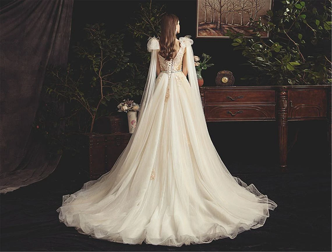 Romantische Schouder Cape Trouwjurk Sexy Diepe V Bridal Dress Elegant 3D Bloem Kant Applique Lint Sash Bridal Wedding Gown