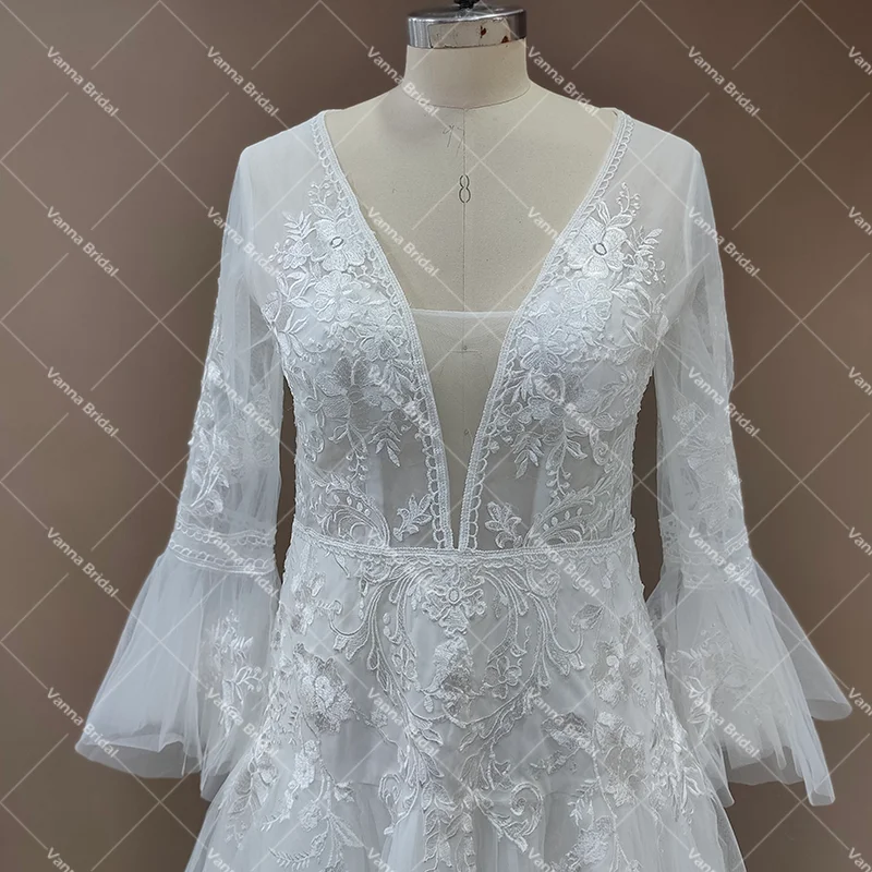 Vestido de novia de tul de encaje bordado hecho A medida, línea A romántica, abertura alta, mangas largas de campana, cuello en V, apliques, vestidos de novia